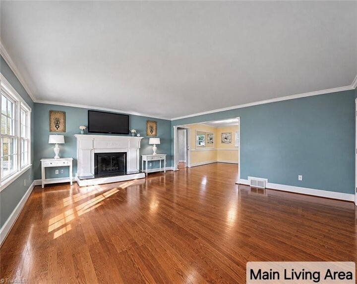 Property Photo: 590 N Peace Haven Road NC 27104