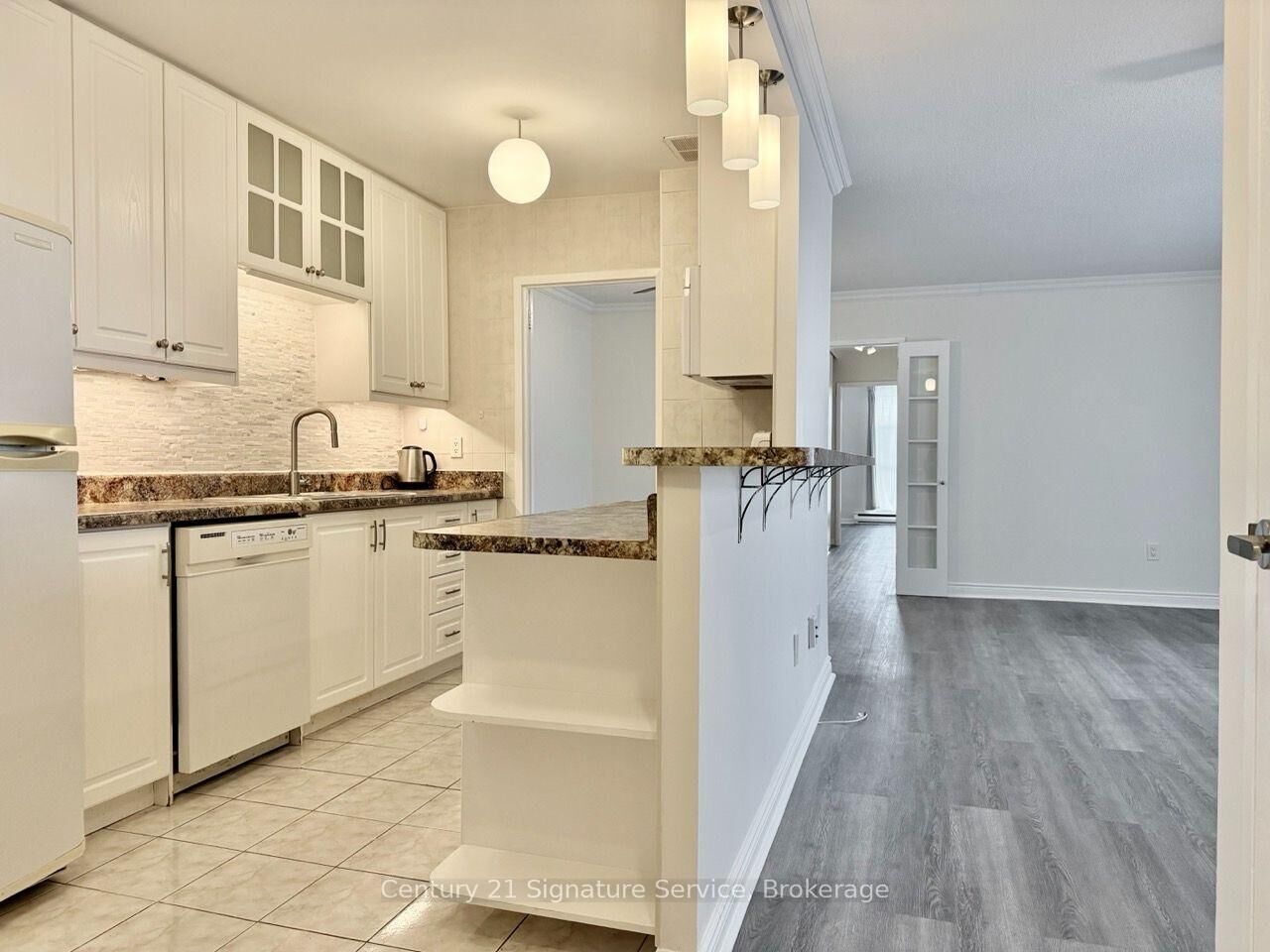 Property Photo:  3025 Queen Frederica Drive 1107  ON L4Y 3A1 