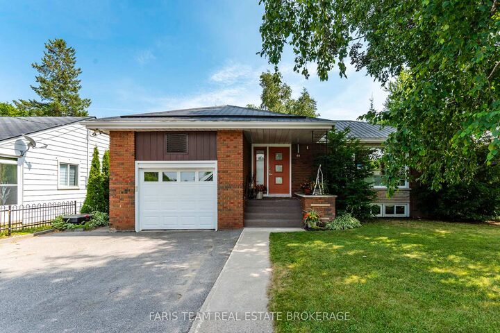 Property Photo:  44 Jeffery Street  ON L9M 1K5 