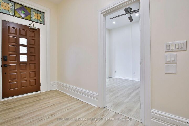 Property Photo: 9 Borden Street ON M5S 2M8