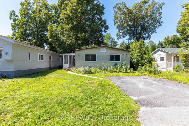 Property Photo:  21 Maplewood Avenue  ON K7C 3P1 
