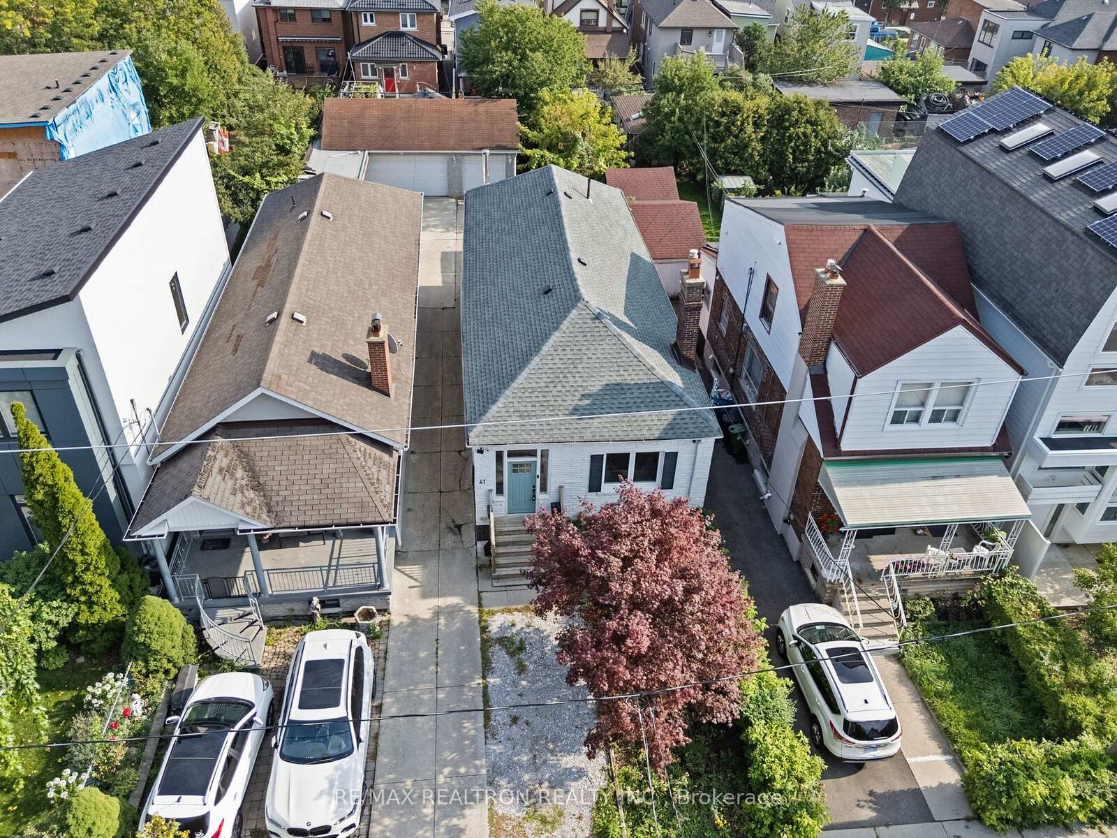 Property Photo:  41 Ashbury Avenue  ON M6E 1V6 