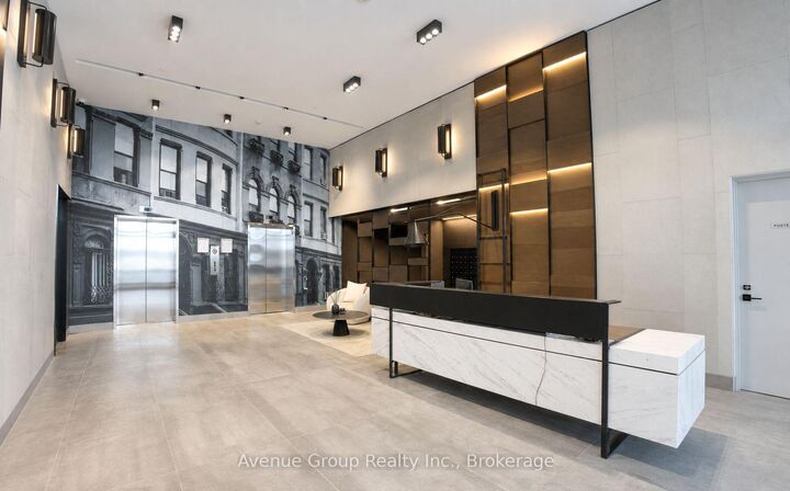 Property Photo:  292 Verdale Crossing 1011  ON L6G 0H6 