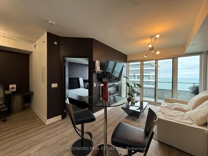 Property Photo:  30 Shore Breeze Drive 5006  ON M8V 0J1 