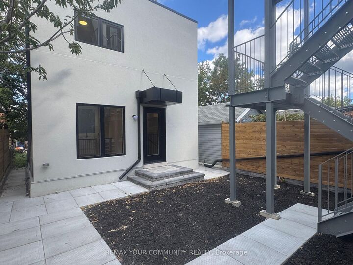 Property Photo:  222 Belgravia Avenue 2  ON M6E 2M8 