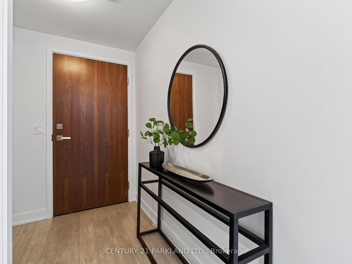 Property Photo:  15 Baseball Place N 923  ON M4M 0E6 