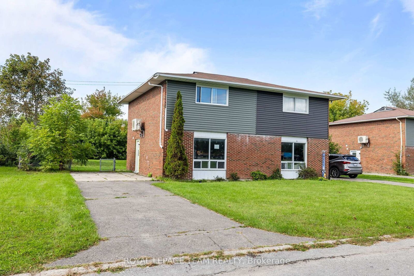 Property Photo: 157 Edwards Drive ON K7C 3R5