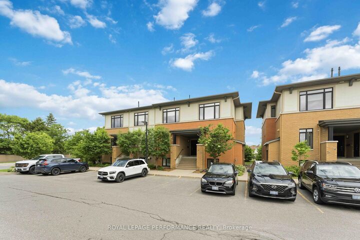 Property Photo:  22 Bergeron Private  ON K1C 0C2 