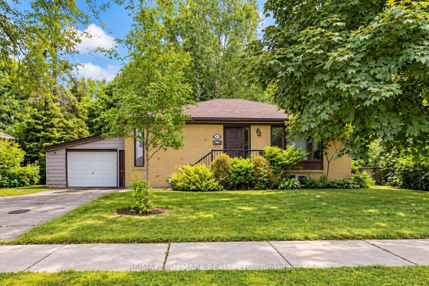 Property Photo: 102 Murray Drive Bsmt ON L4G 2C5