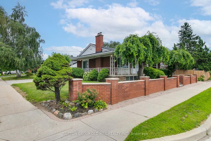 Property Photo:  993 Islington Avenue  ON M8Z 4R1 