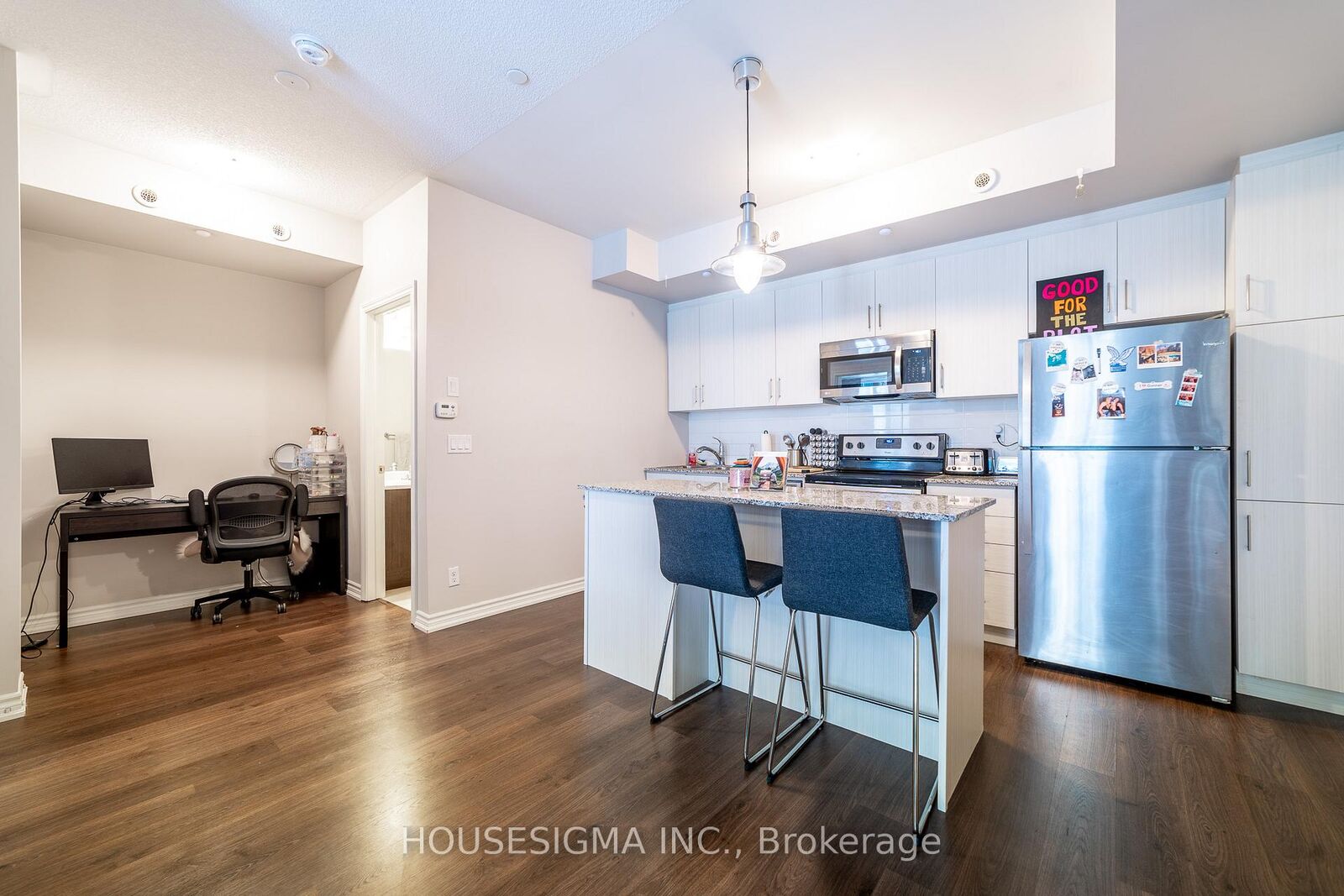 Property Photo: 140 Long Branch Avenue 23 ON M8W 0B1