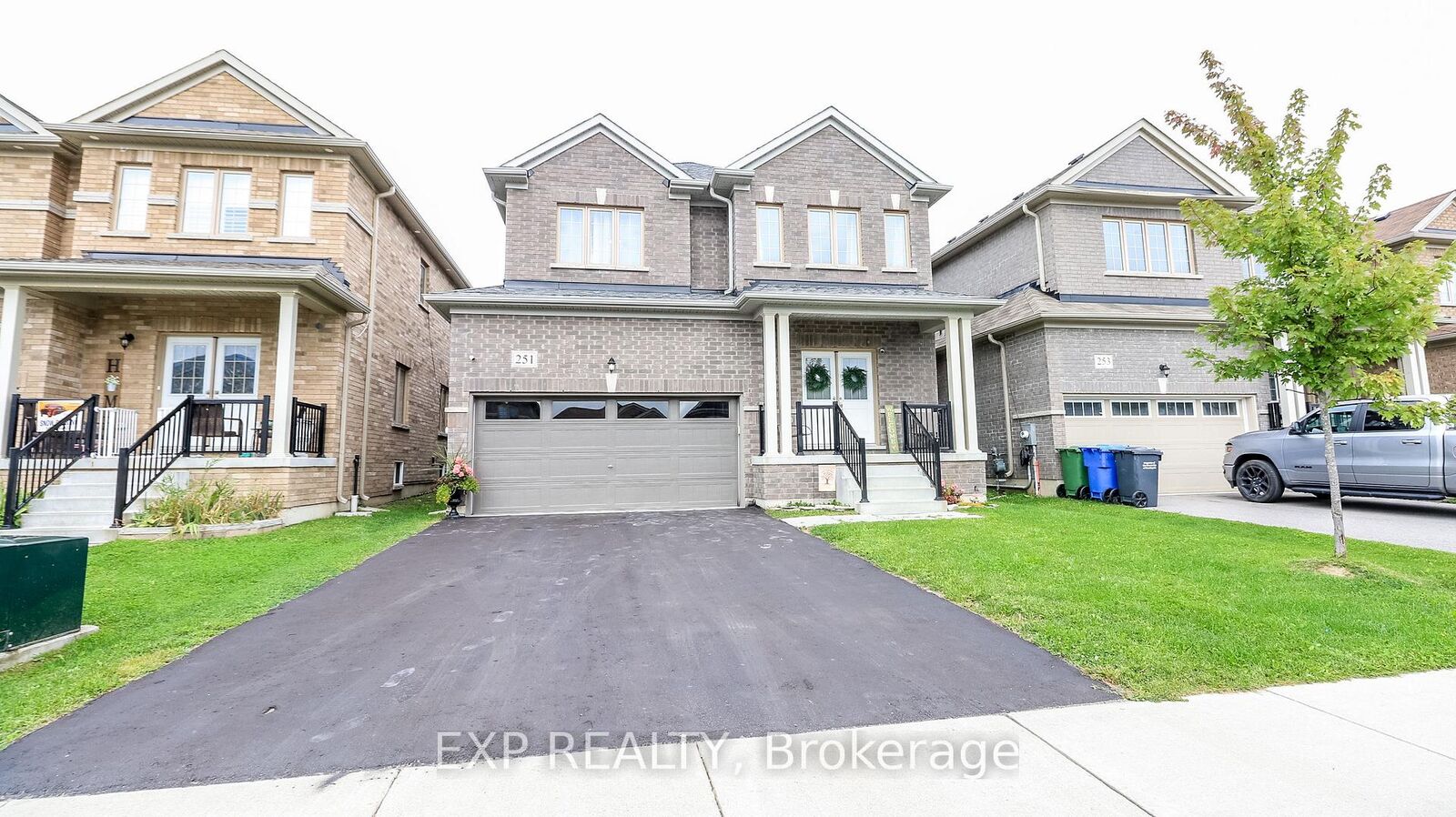 Property Photo:  251 Ridley Crescent  ON N0C 1B0 