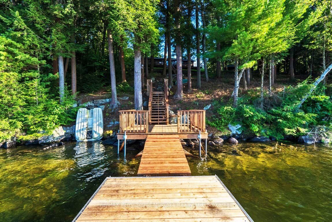Property Photo:  33 Houston Lane  ON P2A 0B2 