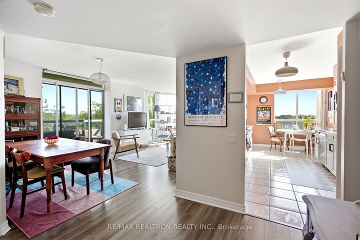Property Photo:  2 Covington Road 609  ON M6A 3E2 
