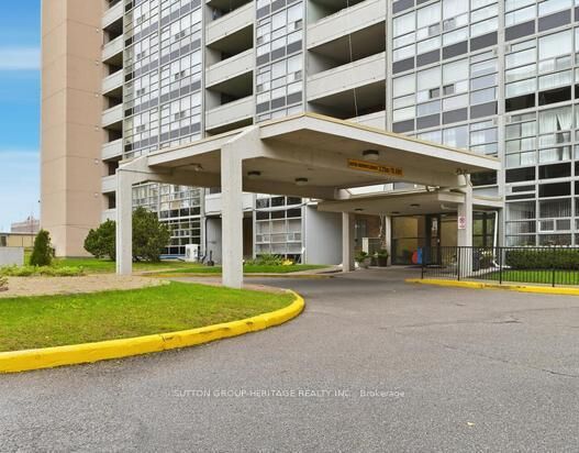 Property Photo:  3380 Eglinton Avenue E Ph07  ON M1J 3L6 