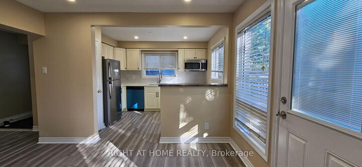 Property Photo:  1365 Mary Street  ON L1G 6T2 