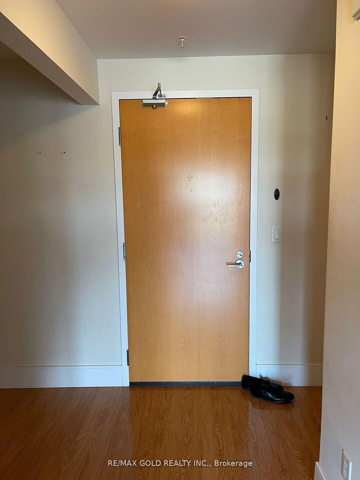 Property Photo:  155 St Leger Street 203  ON N2H 0B9 