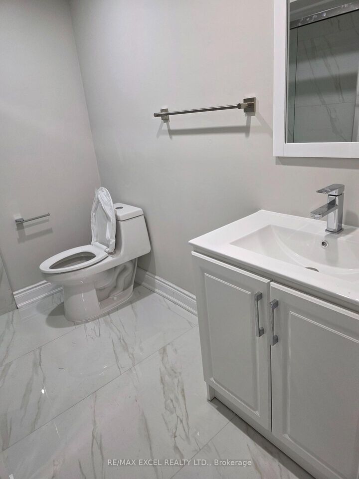 Property Photo:  420 Winfield Terrace Lower Floor  ON L5R 1P2 