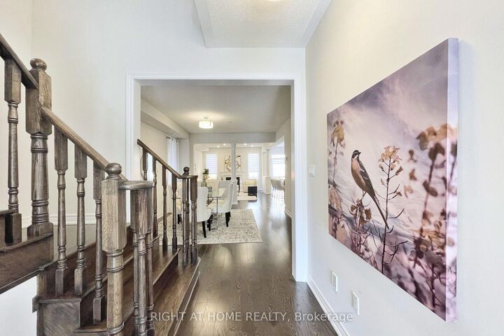 Property Photo:  60 Falconridge Terrace  ON L4H 0G9 