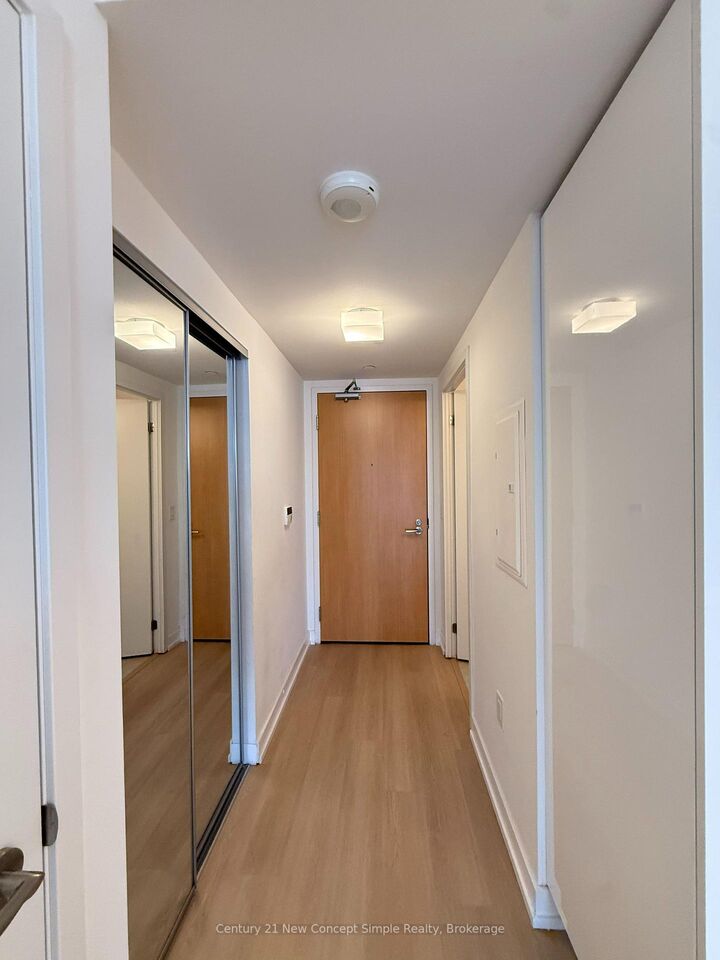 Property Photo:  11 Wellesley Street W 3604  ON M4Y 0G4 