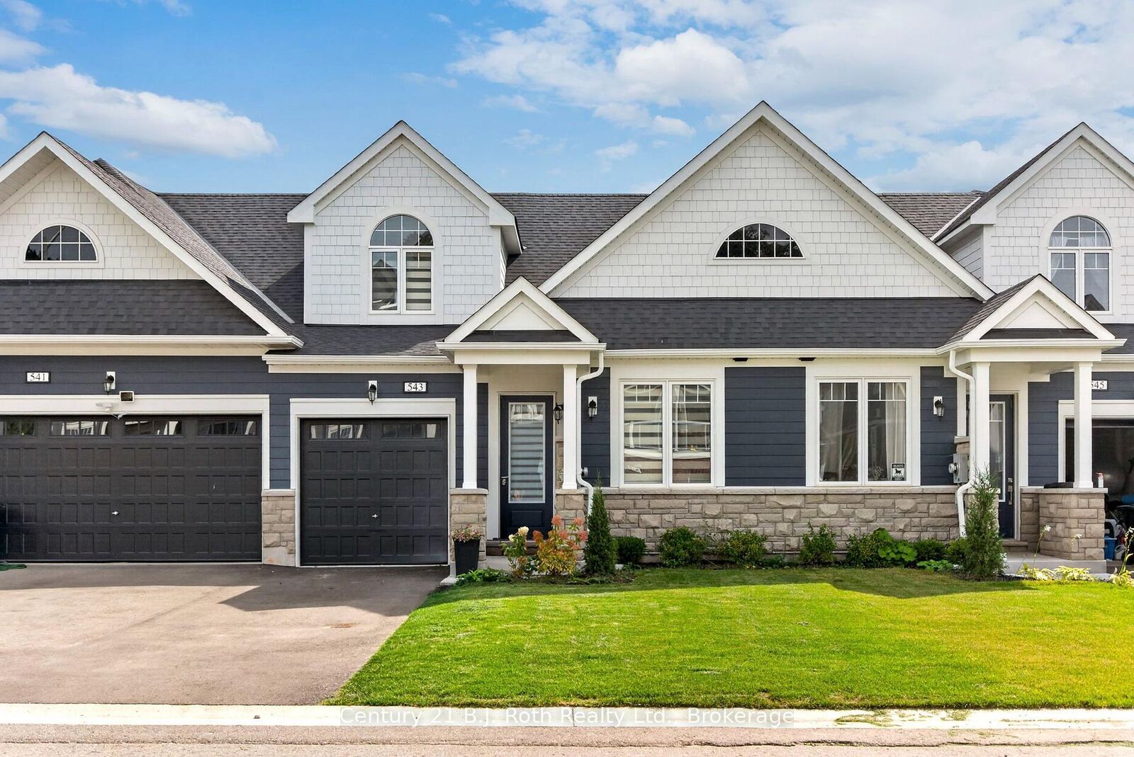 Property Photo:  543 Hudson Crescent  ON L4R 0J1 
