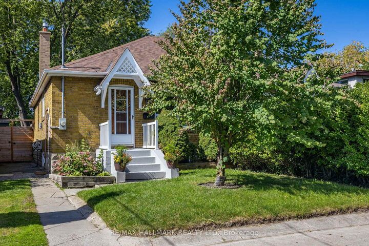 Property Photo:  28 Thora Avenue  ON M1L 2P9 