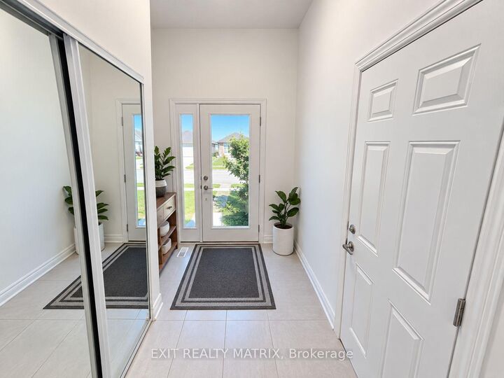 Property Photo: 97 Rallidale Street ON K1X 0G7