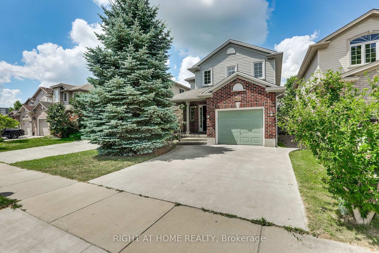 Property Photo:  2206 Coronation Drive  ON N6G 0B9 