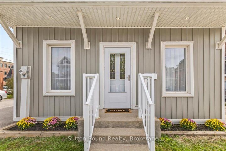 Property Photo:  885 2nd Avenue W  ON N4K 4M6 