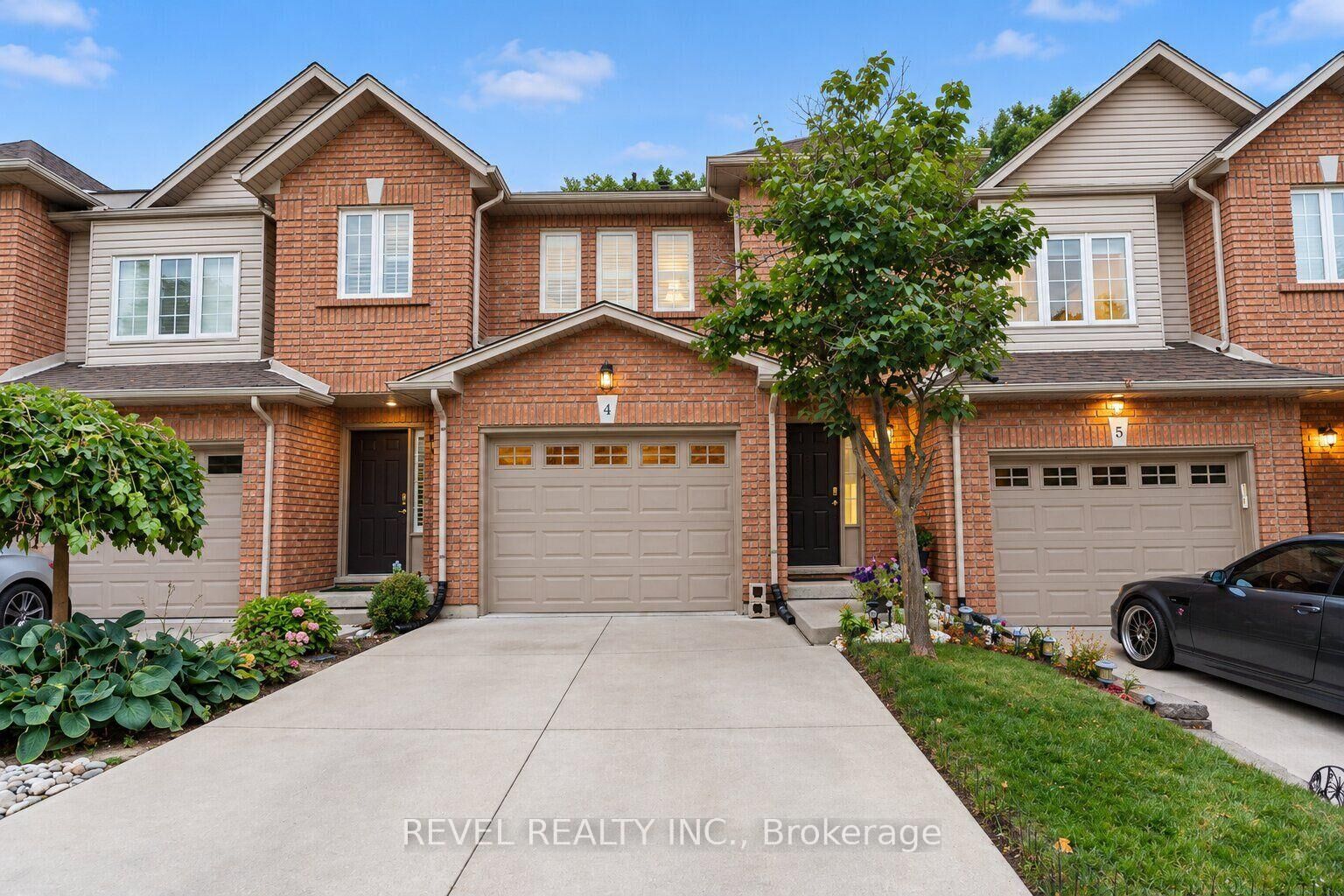 Property Photo:  348 Highland Road W 4  ON L8J 3W5 