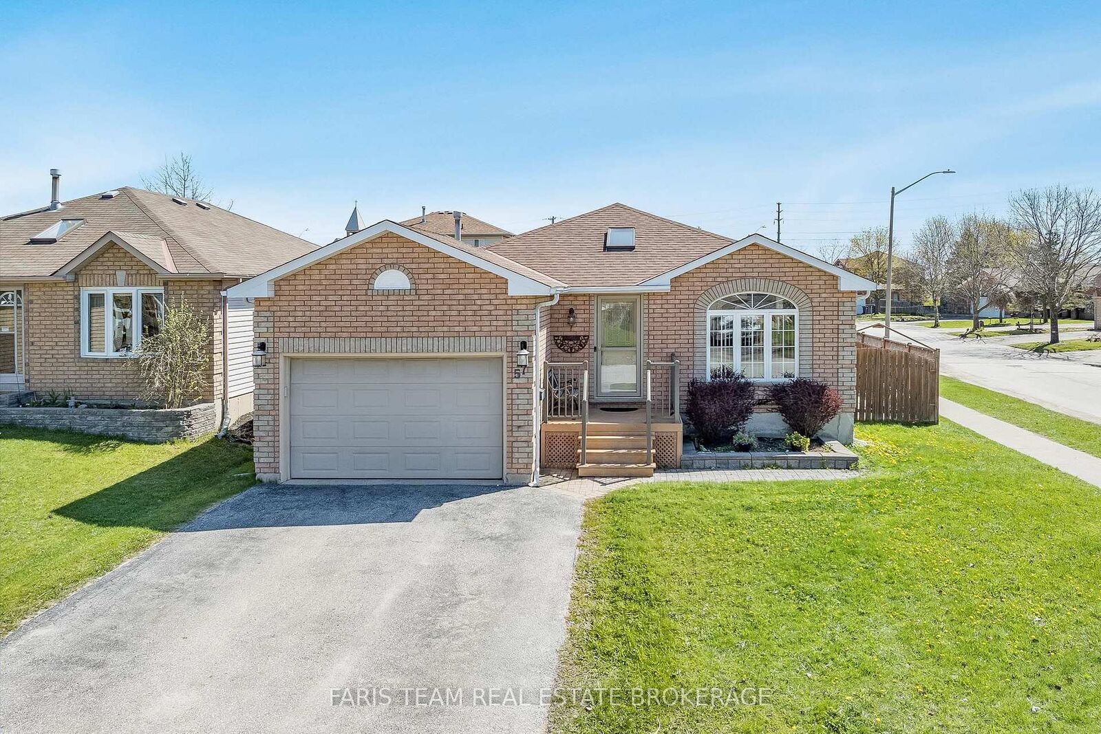 Property Photo:  57 Wessenger Drive  ON L4N 8P8 