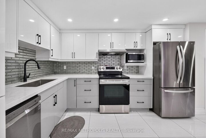 Property Photo:  6 Madoc Drive Bsmt  ON L6V 1Z9 