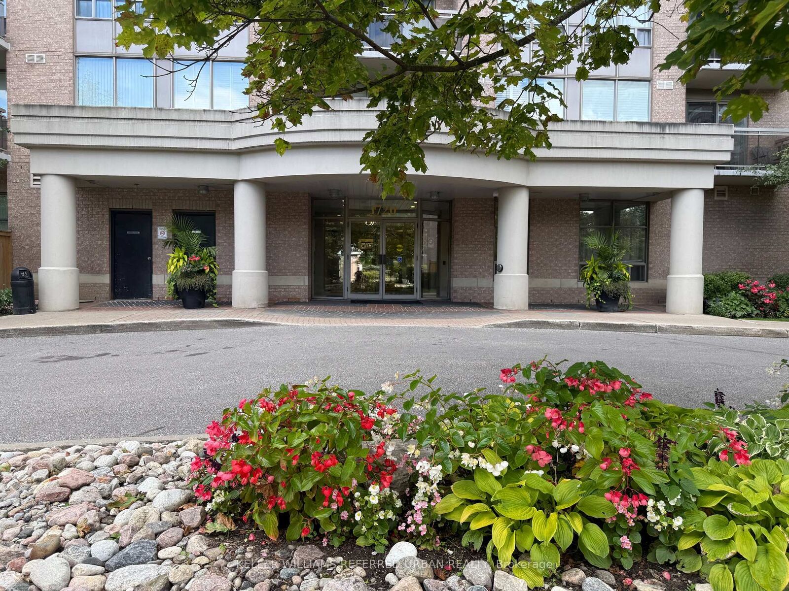 Property Photo:  1720 Eglinton Avenue E 110  ON M4A 2X8 