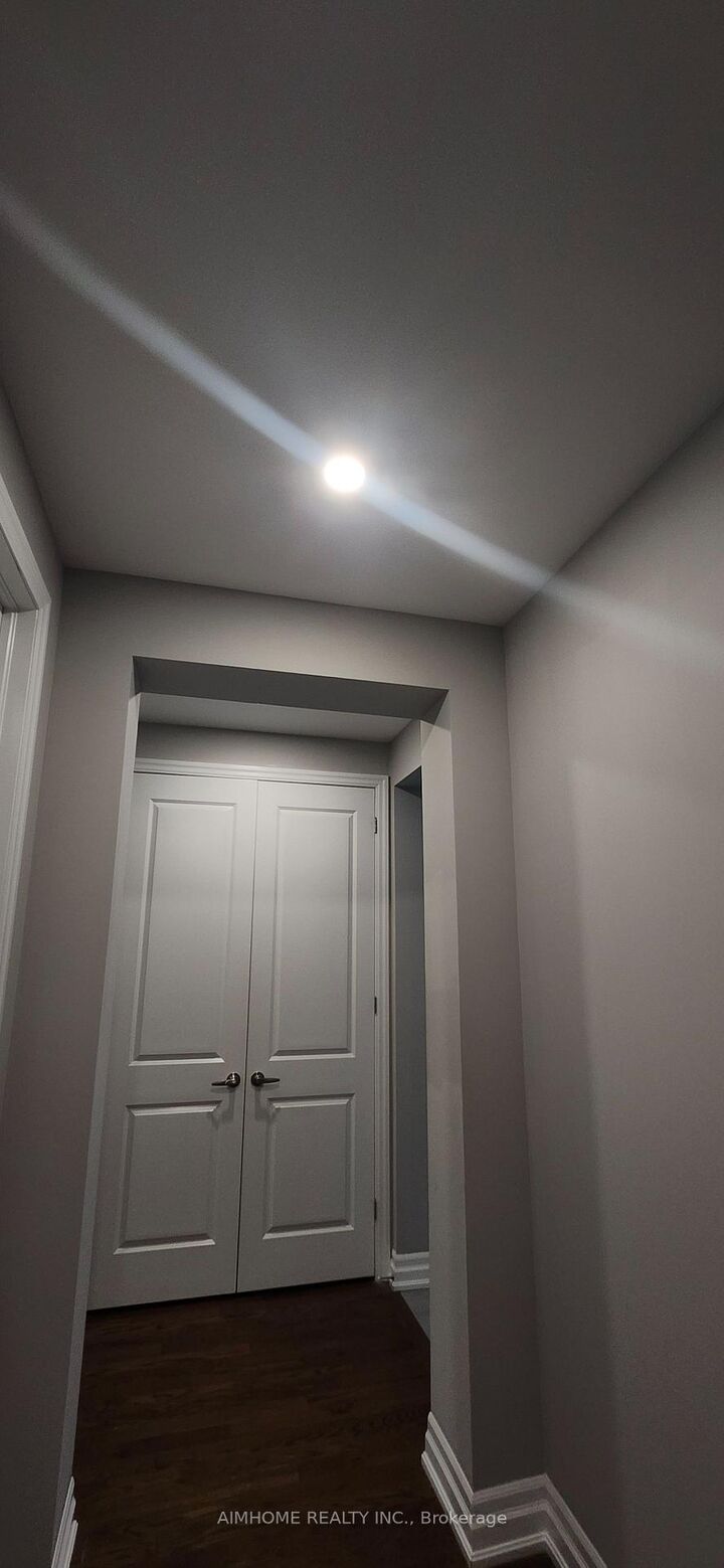 Property Photo:  58 Major Crescent  ON L4G 0X4 