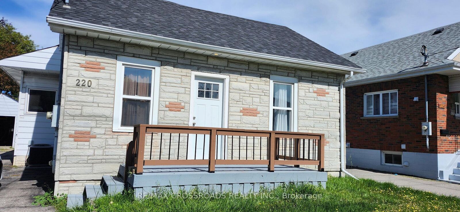 Property Photo:  220 McNaughton Avenue  ON L1H 3B6 