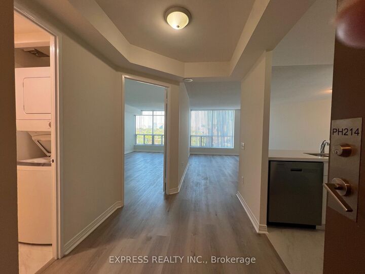 Property Photo:  942 Yonge Street 1214  ON M4W 3S8 