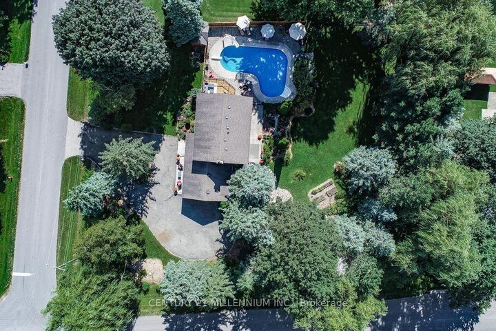 Property Photo:  1666 Spruce Drive  ON L7K 1B2 