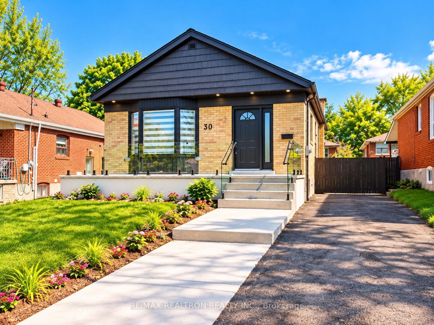 Property Photo:  30 Japonica Road  ON M1R 4S2 