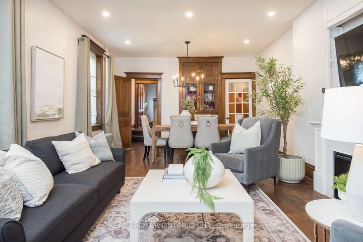 Property Photo:  207 Waterloo Street N  ON N3H 1N1 