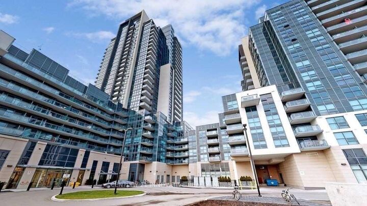 Property Photo:  30 Meadowglen Place 1610  ON M1G 0A6 