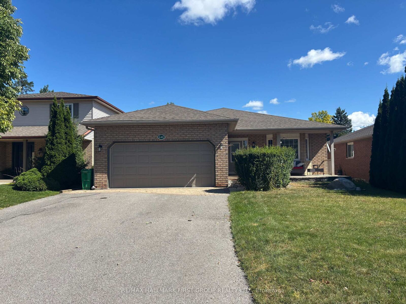 Property Photo: 640 Pinewood Drive #Upper ON K9K 1L2