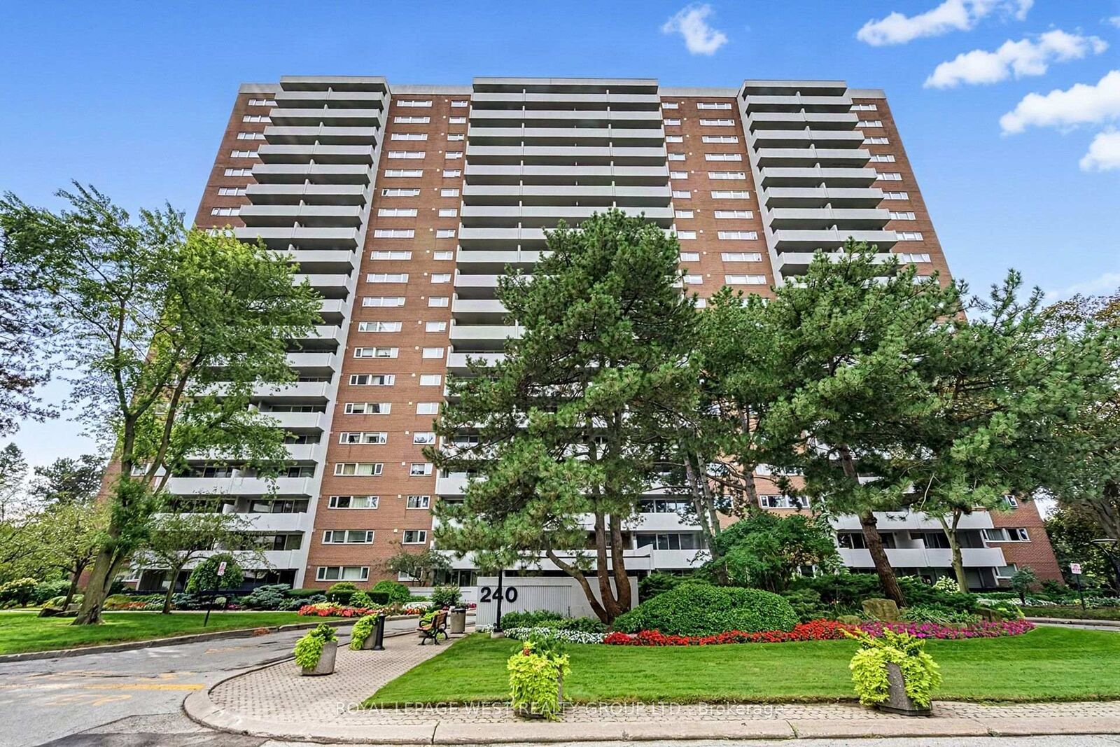 Property Photo:  240 Scarlett Road W 413  ON M6N 4X4 