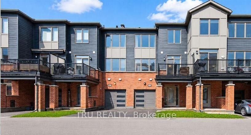 Property Photo: 805 Kiniw Private ON K1K 4Z4