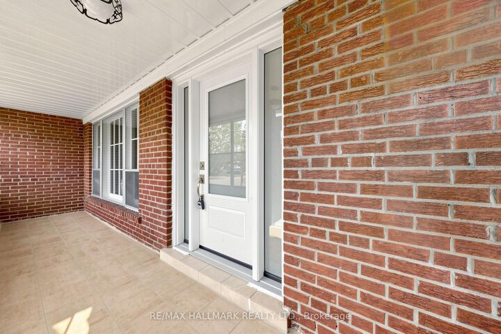 Property Photo:  205 Vauxhall Drive  ON M1P 1R6 