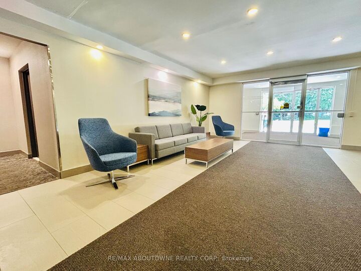 Property Photo:  101 Millside Drive 102  ON L9T 3C2 
