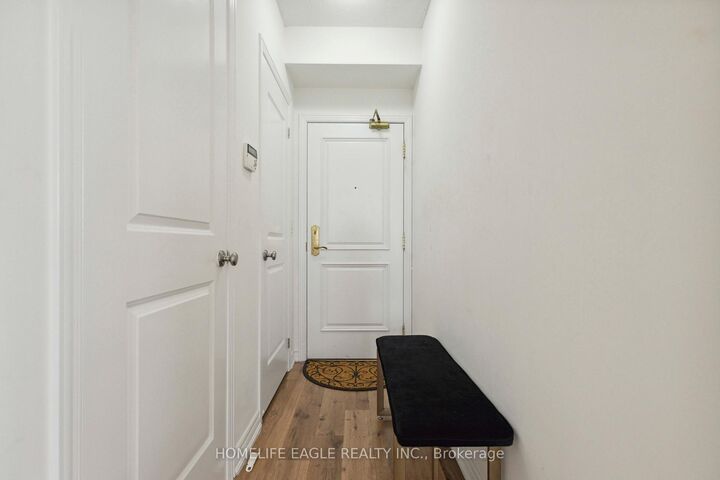 Property Photo:  9225 Jane Street 905  ON L6A 0J7 