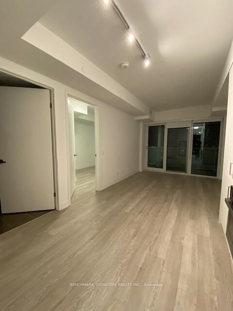 Property Photo:  88 Queen Street E 2006  ON M5C 0B6 