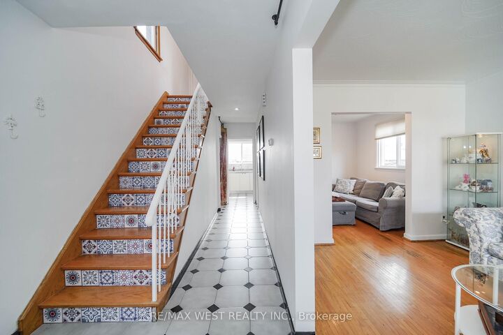 Property Photo:  11 Helen Avenue  ON M6N 2B4 