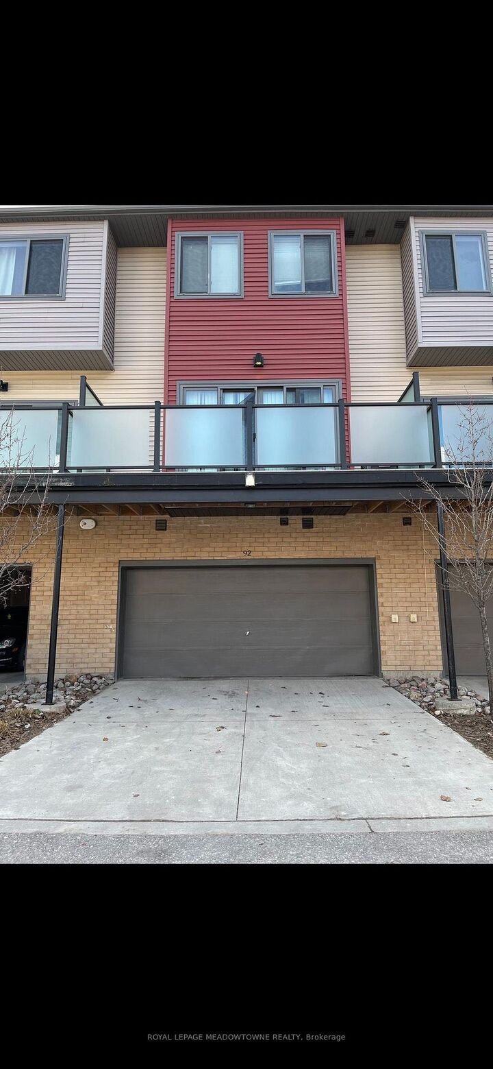 Property Photo:  369 Essa Road E 92  ON L4N 9C8 