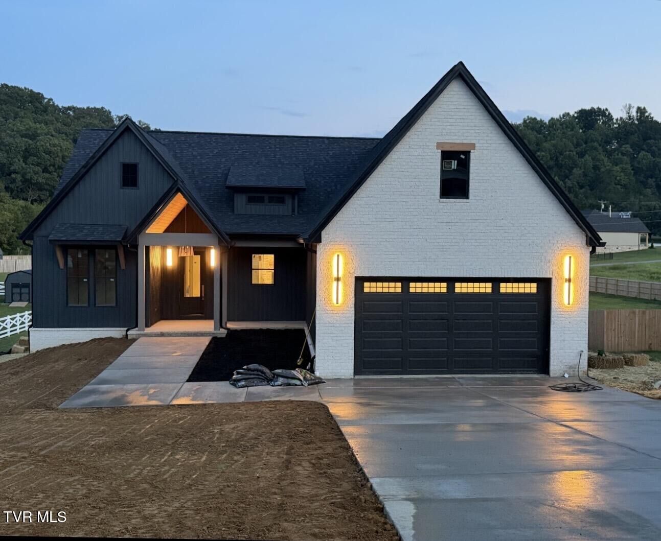 Property Photo: 822 Hairetown Road TN 37659